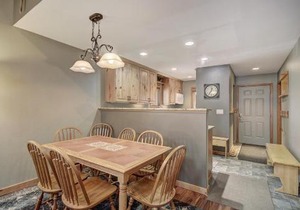 315 Woodbridge Condo
