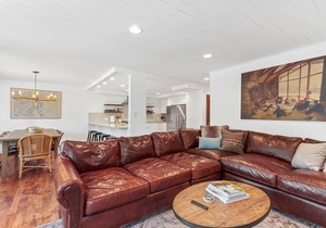 5 BDR Ski-in/Out Mountain Escape; Peak 8 w/Views!