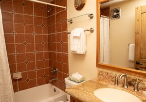 63 m² Condo ∙ 2 bedrooms ∙ 4 guests