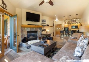 8115 Arapahoe Lodge condo