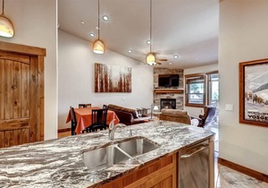97 m² Condo ∙ 2 bedrooms ∙ 8 guests