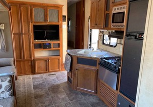 A Unique Pueblo Getaway in a Quirky Camper Retreat, Super Close to All Amenities