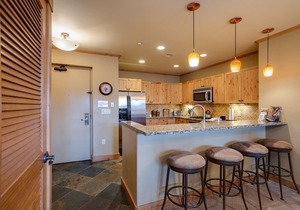 AL4110 | Private Courtyard with Hot Tub | Rare Opportunity | Air Chilling | Pool