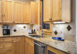 Alpen Glow Row House 5 | Air Conditioning | Downtown Steamboat