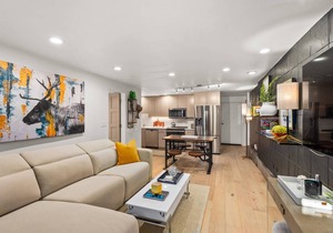 Amazing Aspen Location! 5 Minute Walk To Gondola, Dining, Shopping. Outdoor Hot Tub, Wifi, Parking