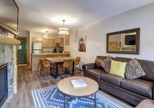 Amazing Condo With Awesome Views! Two Hot Tubs! CS221