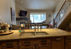 Amazing location! Ski-in/Ski-outnOnly President’s Day weekend open