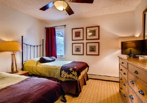 April 2020 in West Vail! 2-bed condo! (1-bed option) Snow is here!