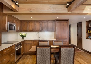 Aspen Alps Exclusive Two Bedroom Condo - walking distance to town