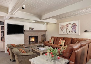 Aspen Alps Three Bedroom Condo - ground floor and walking distance to town