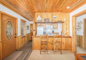 Aspen Leaf Lodges is back with 4 newly renovated cabins