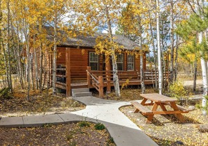Aspen Leaf Lodges is back with 4 newly renovated cabins