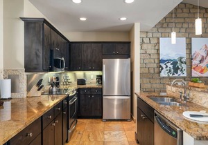 ☟ Base Village Loft 102 | WALK DOWNSTAIRS TO BASE AREA | Private Garage | SKI SKI SKI