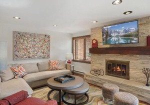 Bear Claw 209 - Ski-in Ski-out Condo!