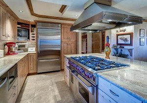 Bear Claw 306 - Ski-in Ski-out Condo!