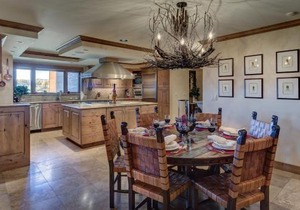 Bear Claw 306 - Ski-in Ski-out Condo!