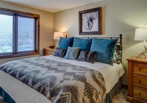 Bear Claw 308 - Ski-in Ski-out Condo!