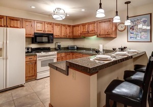 Bear Claw 312 - Ski-in Ski-out Condo!