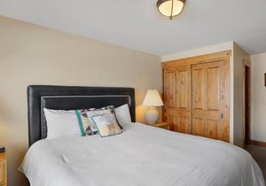 Bear Claw 312 - Ski-in Ski-out Condo!