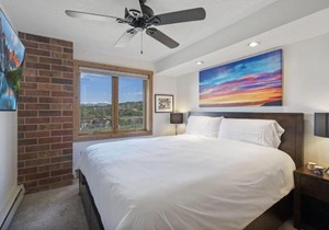 Bear Claw 514 - Ski-in Ski-out Condo!