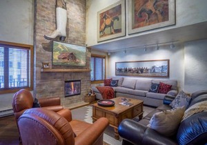 Bear Claw 615 - Ski-in Ski-out Condo!