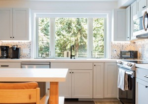 Beautiful 2 Bed/2 Bath in Vail Village – Walk to Gondola One or Golden Peak!