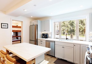 Beautiful 2 Bed/2 Bath in Vail Village – Walk to Gondola One or Golden Peak!