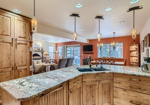 Beautiful half duplex home, recently remodeled with garage and private hot tub!