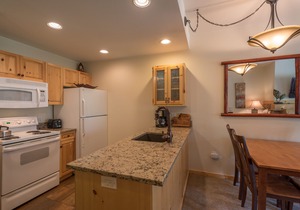 Beautiful one bedroom condo in the heart of the center village.