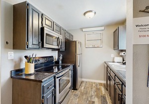 Beautiful Steamboat Condo w/Shared Pool & Hot Tub + Free WiFi - Near Lifts