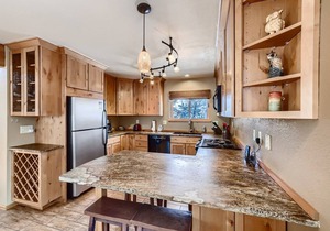 Beautiful three bedroom Mountainside Home!