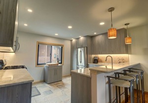 Beautiful Townhouse, Gorgeous Views, King Bed, Private Deck, Hot Tub - 732B