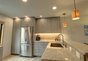 Beautiful Townhouse, Gorgeous Views, King Bed, Private Deck, Hot Tub - 732B