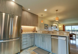 Beautiful Townhouse, Gorgeous Views, King Bed, Private Deck, Hot Tub - 732B