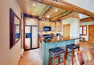 Beautifully Updated Home w/ Private Hot Tub & Mountain Views