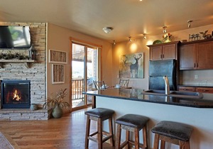 Bighorn Mountain 19B - 2 Br Condo-Lake/Mountain Views!