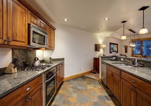 BL6102 | Unforgettable Mtn Getaway | 4 Pools | Walk to Mountain | Air Chilling
