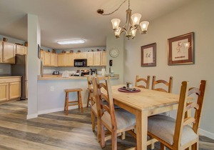 Bright and Cozy 2-Bedroom Condo in Mountain Village – Walk to Trails, Minutes fr