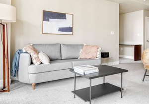 Bright Cherry Creek 2BR w/ Theater & Gym, nearby shopping, by Blueground