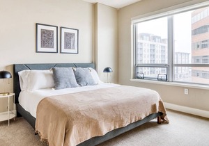 Bright Cherry Creek 2BR w/ Theater & Gym, nearby shopping, by Blueground