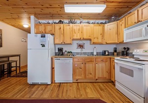 Bugle Pointe B10 (Private Hot tub) River Views!
