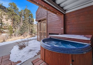 Bugle Pointe B10 (Private Hot tub) River Views!