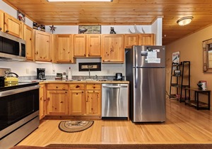Bugle Pointe B16 (Private Hot tub) River Views!
