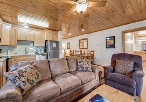 Bugle Pointe B20 (Private Hot tub) River Views!