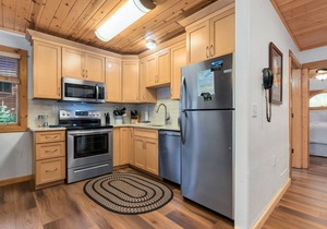 Bugle Pointe B20 (Private Hot tub) River Views!