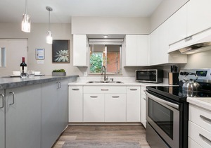 Butterscotch Suite | Old Town Stay w/Sunny Style
