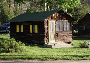 Cabin 2 at Sportsman’s Lodge, Rustic Cabin 2 at Sportsman's Lodge
