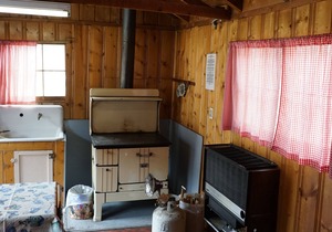 Cabin 5 at Sportsman’s Lodge, Rustic Cabin 5 at Sportsman's Lodge