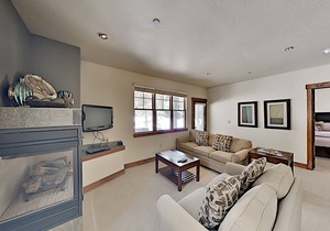 Cache at Union Creek Condo w/Mountain Views, Shared Pool/Hot Tub, Walk to Lifts