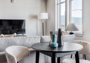 Charming Boulder 1BR w/ Pool, W/D & Spa, nr Google Campus, by Blueground